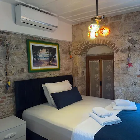Hera Hotel